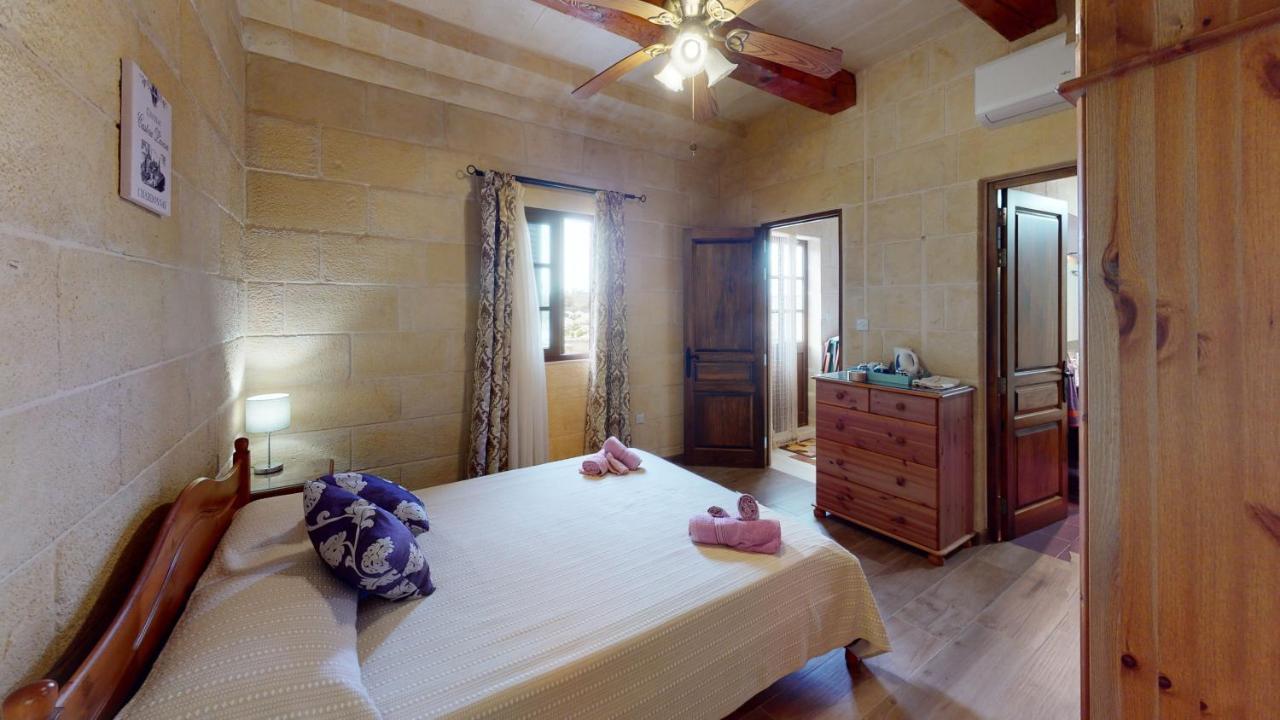 Qala Bed&Breakfast With Swimming Pool - Il-Wenniessa Екстериор снимка
