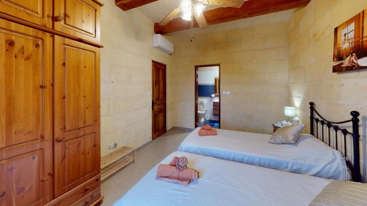 Qala Bed&Breakfast With Swimming Pool - Il-Wenniessa Екстериор снимка
