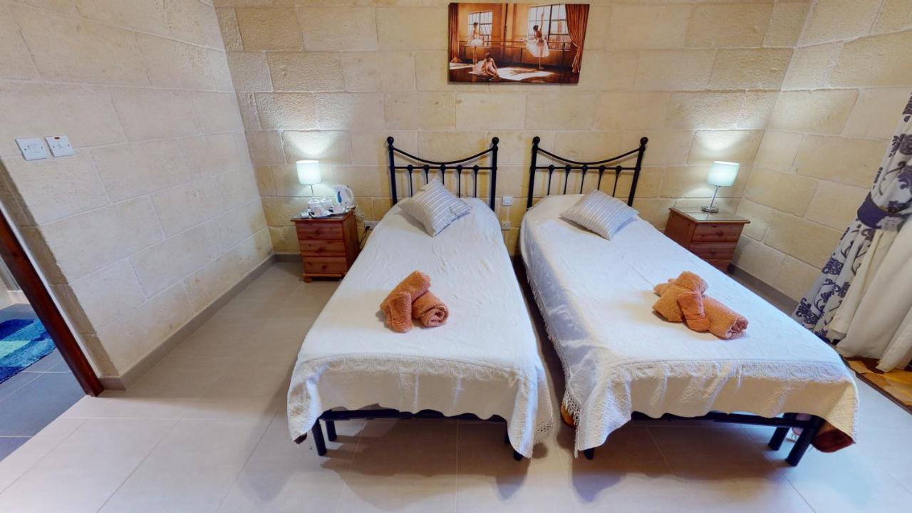 Qala Bed&Breakfast With Swimming Pool - Il-Wenniessa Екстериор снимка