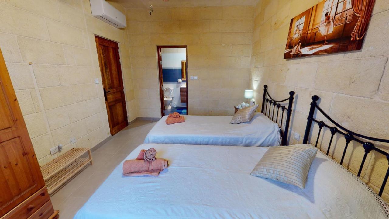 Qala Bed&Breakfast With Swimming Pool - Il-Wenniessa Екстериор снимка