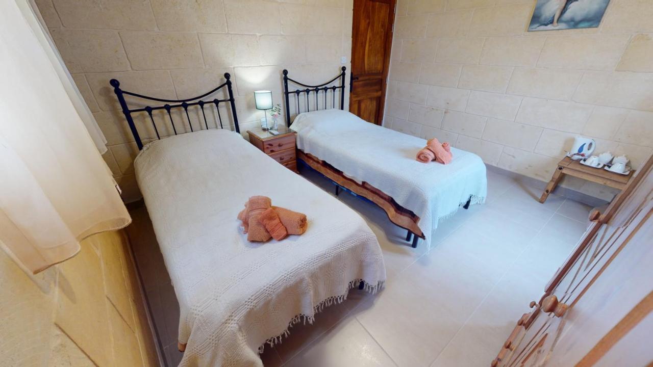 Qala Bed&Breakfast With Swimming Pool - Il-Wenniessa Екстериор снимка